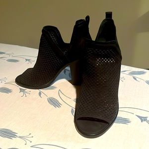 Women’s black suede peep toe shooties